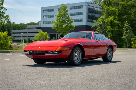 Ferrari 365 GTB/4 — BOND GROUP