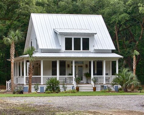 Medium-Sized Custom Farmhouse W/ Wrap-around Porch (7 HQ Pictures)