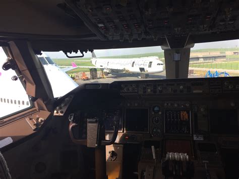 Inside a Boeing 747 freighter — Allplane