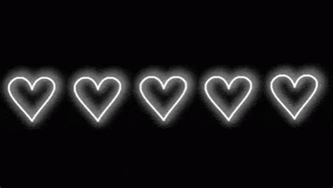 Gio Black And White GIF - Gio Black And White Hearts - Discover & Share ...