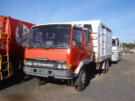 MITSUBISHI FM517 HORSE TRUCK - Cowra Truck Wreckers