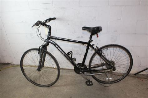 Trek Verve 2 Hybrid Bike | Property Room