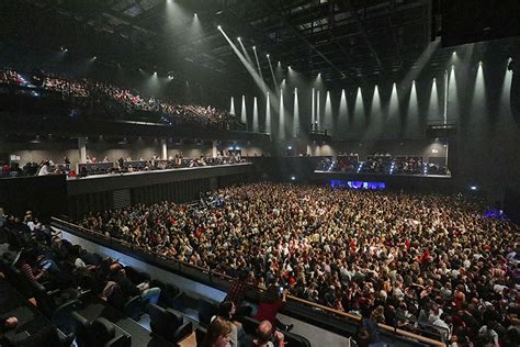 Club-Atmosphäre trifft auf Konzerthalle: Das ist die Verti Music Hall in Berlin - Musikexpress