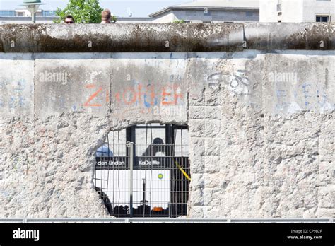 Topography of Terror museum - A hole in the Berlin Wall Stock Photo - Alamy