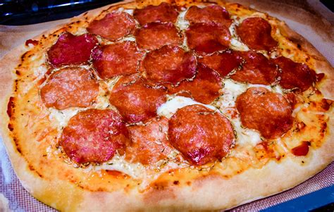 Simple Salami Pizza – The Cooking Elf