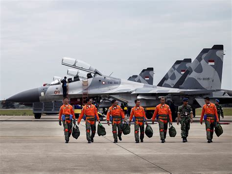 Indonesia's air force held a show of force over a gas-rich area in the South China Sea ...