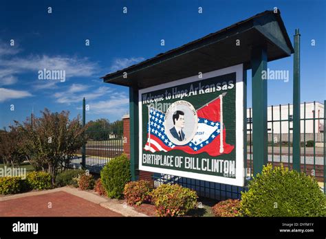 USA, Arkansas, Hope, birthplace of former President Bill Clinton, sign Stock Photo - Alamy