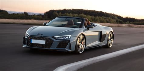 Audi R8 Spyder Review 2022 | carwow