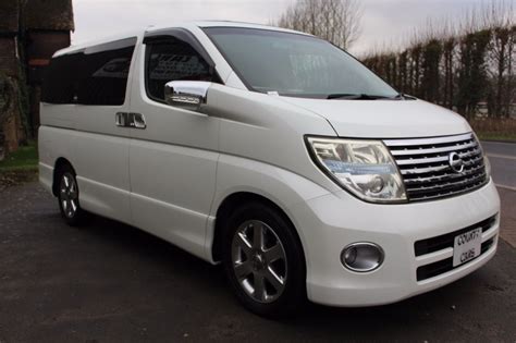 Nissan Elgrand Highway Star - amazing photo gallery, some information and specifications, as ...