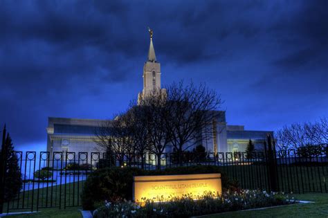 The Bountiful Utah Temple at Night