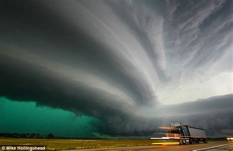 Storm-chasing photographer captures stunningly haunting images of ...