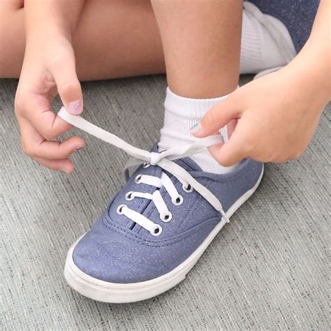 This is the best shoe tying hack ever! Teach your kids the fast and ...