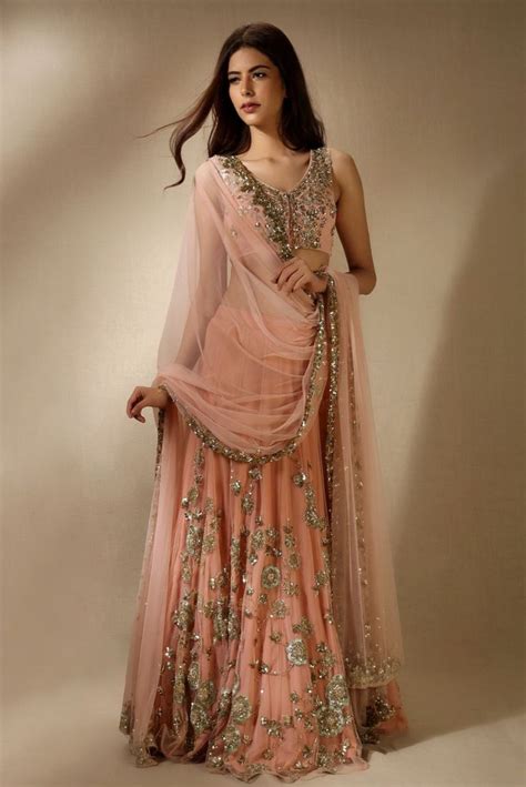 Indian style dress gold | Modern indian dress, Latest fashion dresses ...