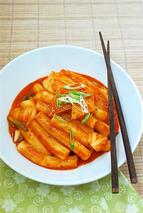 Tteokbokki (Spicy Stir-fried Rice Cakes) - Korean Bapsang