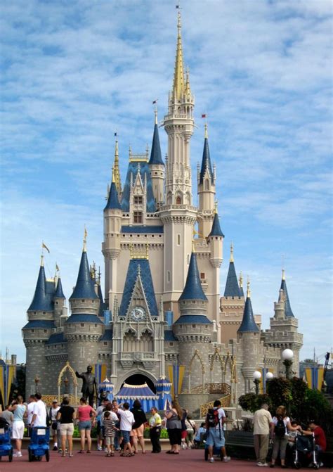 Walt Disney World An Entertainment Complex In Florida | Travel Featured