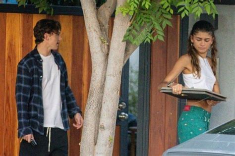 ZENDAYA and Tom Holland Out Kissing in Los Angeles 07/02/2021 – HawtCelebs