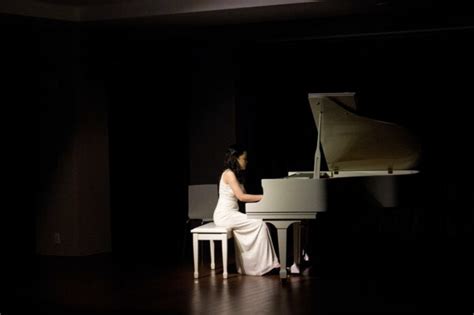 Famous Piano Players - Female Pop Stars | Miller Piano Specialists