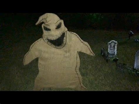 OOGIE BOOGIE HALLOWEEN YARD DECOR DIY - YouTube