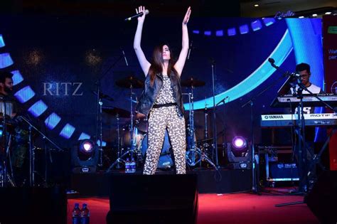 Jonita Gandhi LIVE In Concert at Forum Vijaya Mall | RITZ