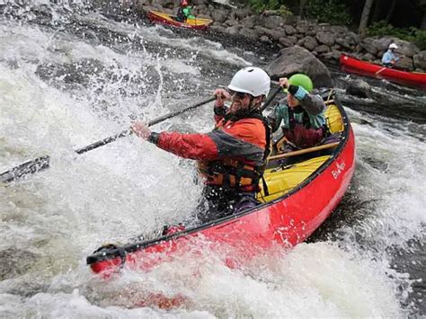 12 Best Beginner Canoes (Whitewater, Expedition, Recreation) - ruggedoutdoorsguide.com