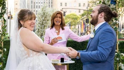 Hoda Kotb officiates a wedding LIVE on the Today show - seven months ...