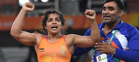 Sakshi Malik creates history, wins bronze medal in women's freestyle 58 ...