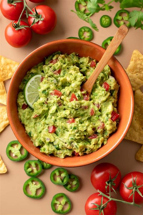 Chunky Guacamole with Tomato and Cilantro - Peas and Crayons