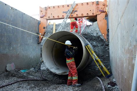 Work on Calgary's water main stopped due to injuries - Cochrane News