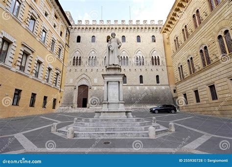 Palazzo Salimbeni In Siena. Headquarters Of The Monte Dei Paschi Di ...