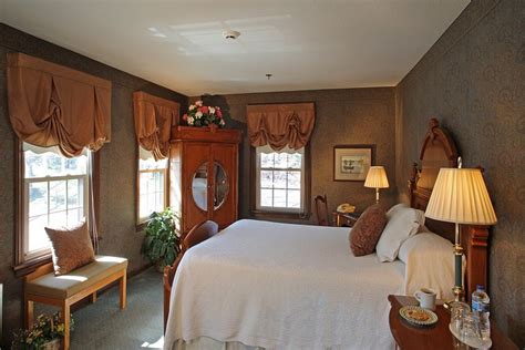 INN OF CHAGRIN - Prices & B&B Reviews (Chagrin Falls, Ohio)