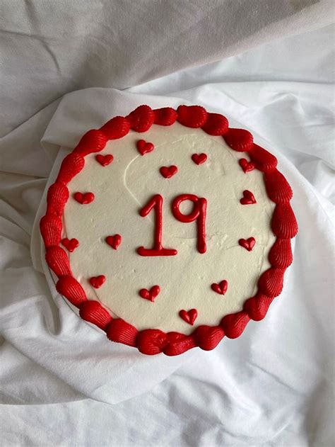 19 Birthday Cake | 19th birthday cakes, Creative birthday cakes, Cute birthday cakes