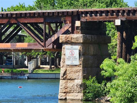 rail - is this a picture of a plate girder train bridge or a deck truss train bridge ...