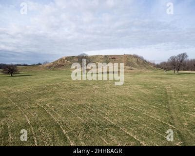 Aerial view of Cahokia Mounds Stock Photo - Alamy