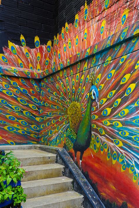 What To Expect On A Graffiti Tour In Medellin (And Why You Need To Go!) | Inspired By Maps