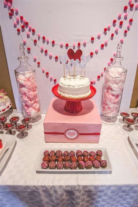 35 Stunning Valentine Theme Party With A Romantic Feel - MAGZHOUSE