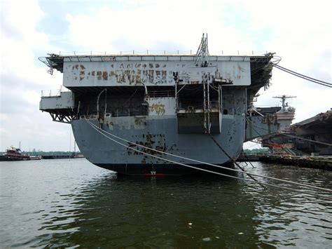 The decommissioned aircraft carrier USS Forrestal | Philadel… | Flickr