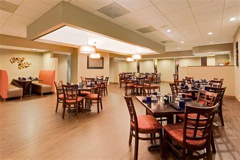 Ramada by Wyndham Marquette | Marquette, MI Hotels