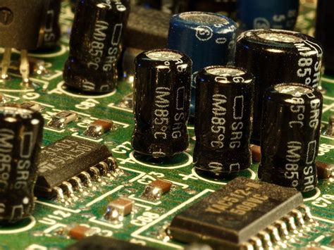 Understanding Capacitors in Circuits – Jeune Sen Sante