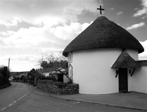 Veryan Round House | Cornwall Guide Images