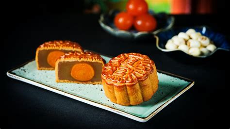 Mid-Autumn Festival in Hong Kong: Traditions, lanterns and mooncakes