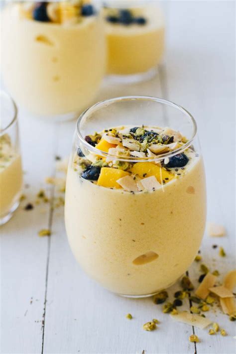 Healthy Mango Banana Smoothie - Jar Of Lemons