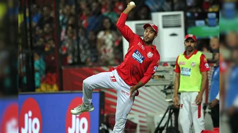 IPL 2018: Catches Win Matches - KXIP's Mayank Agarwal & Manoj Tiwary ...