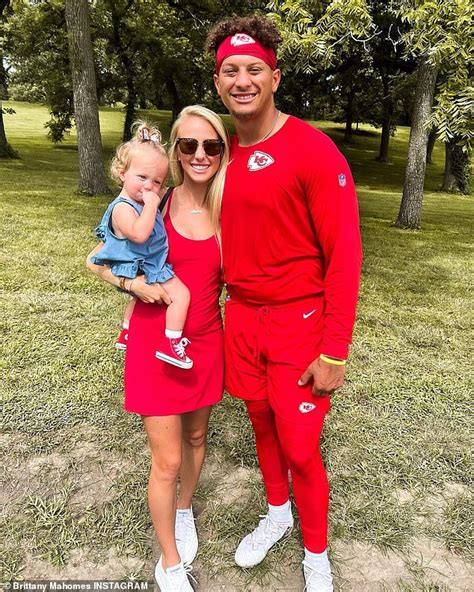 Patrick Mahomes and his pregnant wife Brittany share a rare family ...