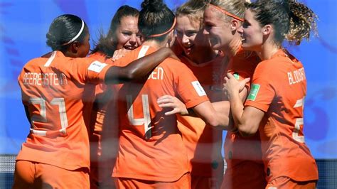 Women's World Cup: Watch Italy v Netherlands in quarter-final action - Live - BBC Sport