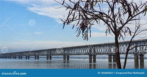 Beautiful Railway Bridge Across the Godavari River in Rajahmundry ...