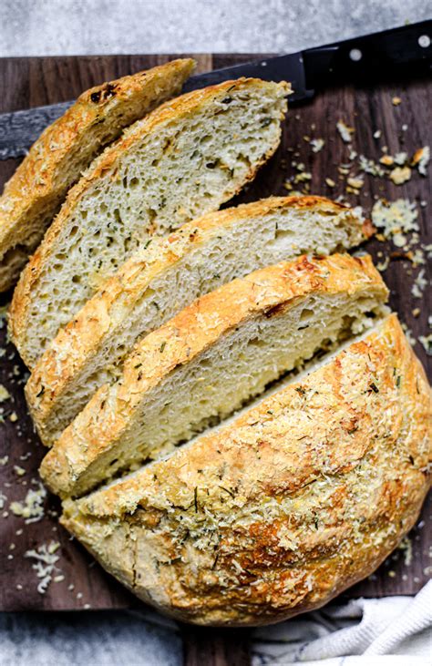 Easy Dutch Oven Bread with Roasted Garlic and Rosemary {No-Knead Bread} - Killing Thyme