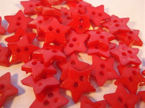 100 Red Star Buttons, 13mm Red Acrylic Sewing Buttons, 2-Hole Red Star ...