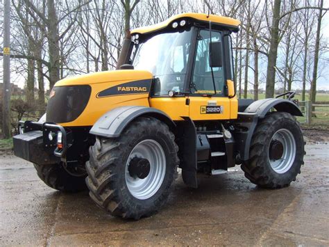 JCB 3220 Fastrac Tractor (SOLD)