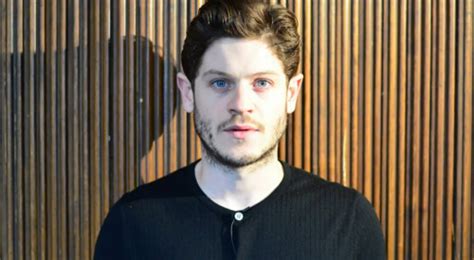 Iwan Rheon 2024: dating, net worth, tattoos, smoking & body facts - Taddlr