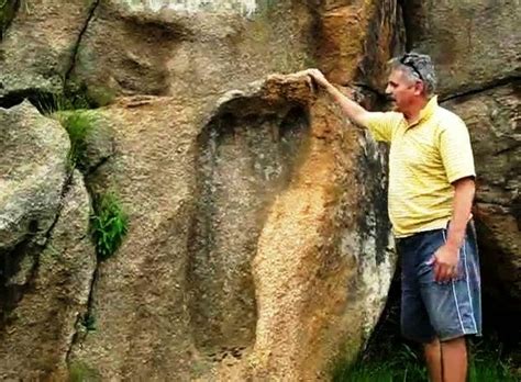 ELIEN: South Africa: Giant Foot Print 200 Million Yrs Old